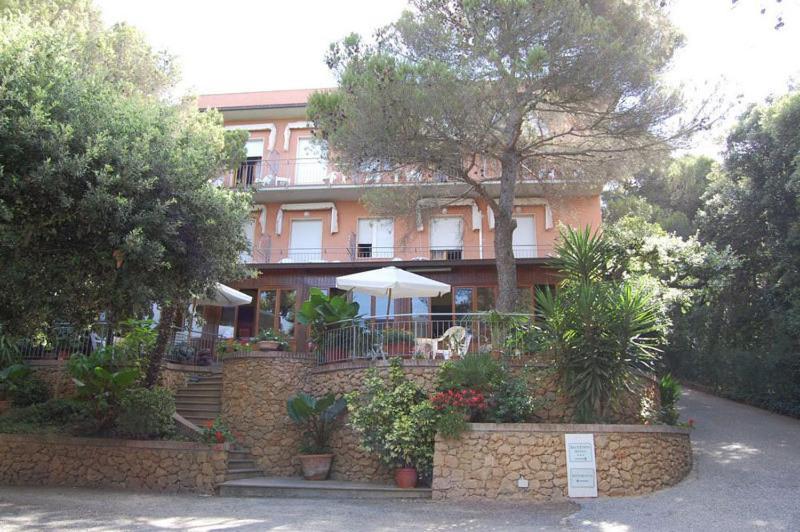 Hotel Rosa Del Tirreno Quercianella Exterior photo